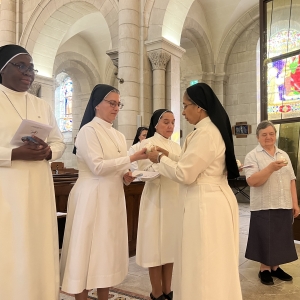 Comunidad internacional en la Casa Madre