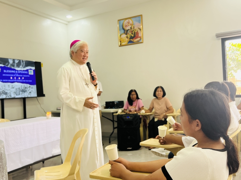 Archbishop Villegas address the audience